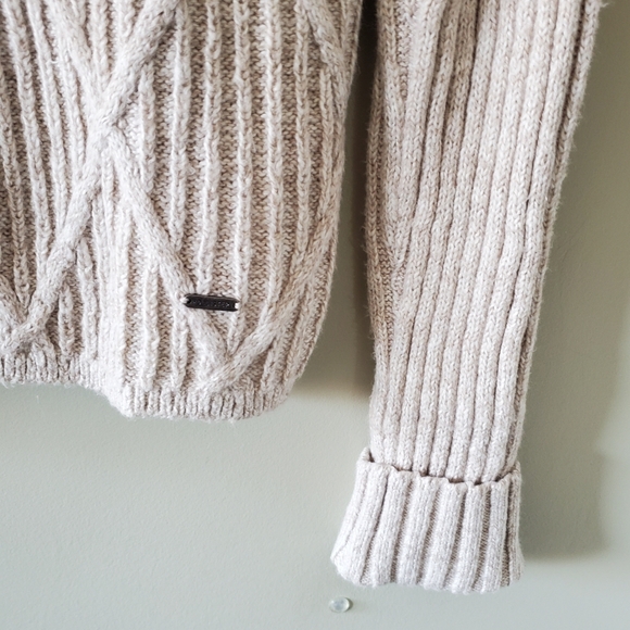 NWOT Hollister L Normcore Cabincore Neutral Cozy Cable Knit Turtleneck Sweater - Picture 7 of 11